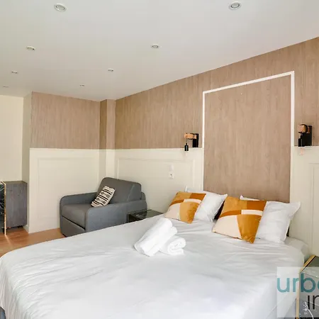 13 Luxury Flat Eiffel Design 2 Apartment Paris