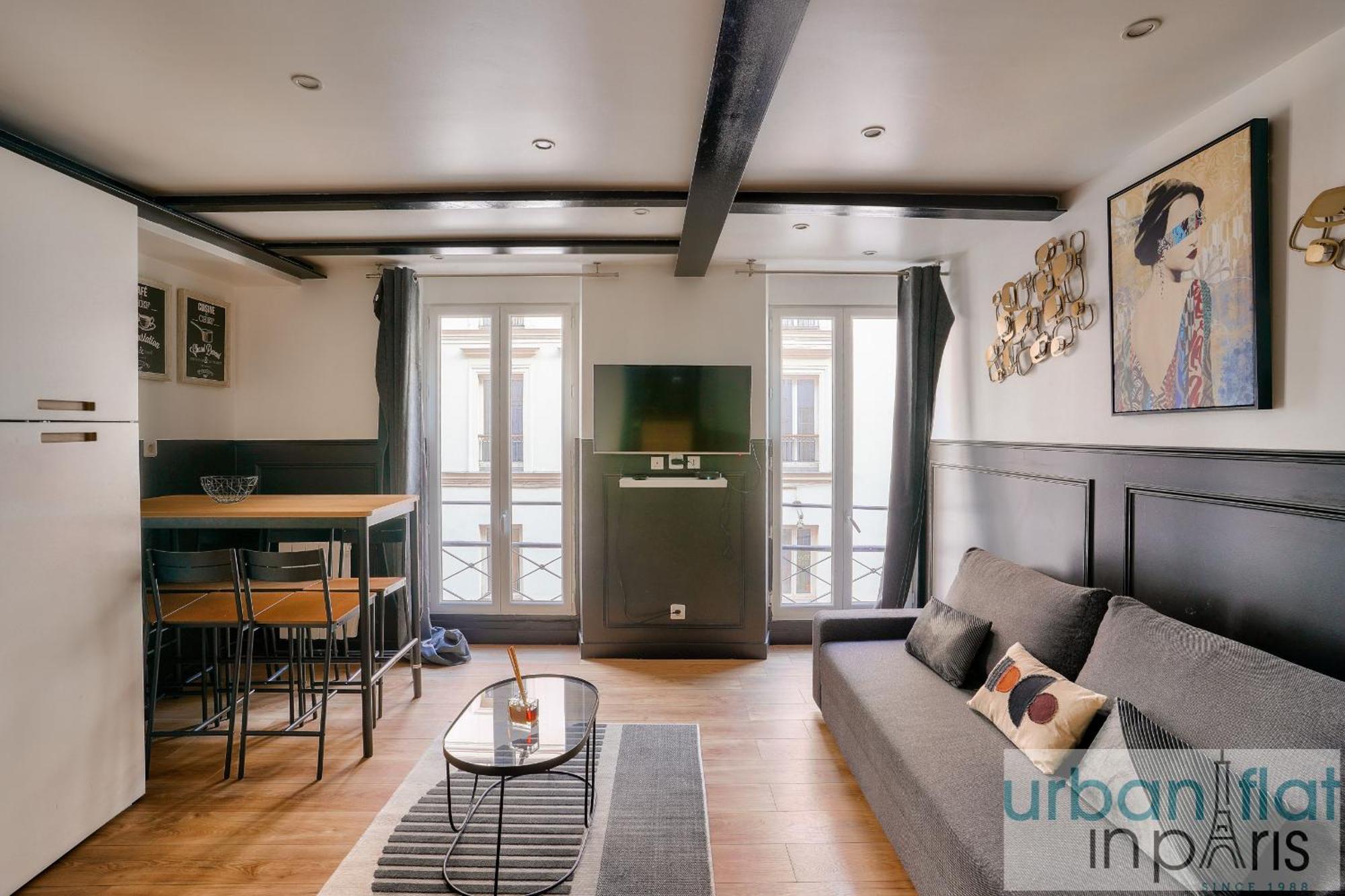 Apartment 13 Luxury Flat Eiffel Design 2